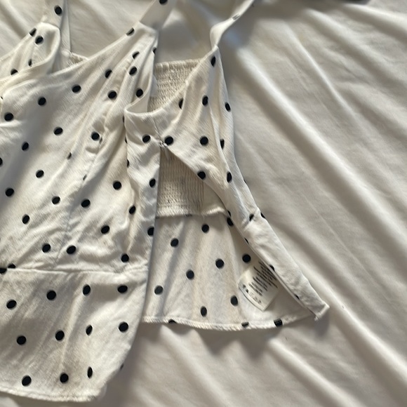 Aritzia Wilfred viscose, rayon top size medium white with black polka dots - Picture 2 of 2